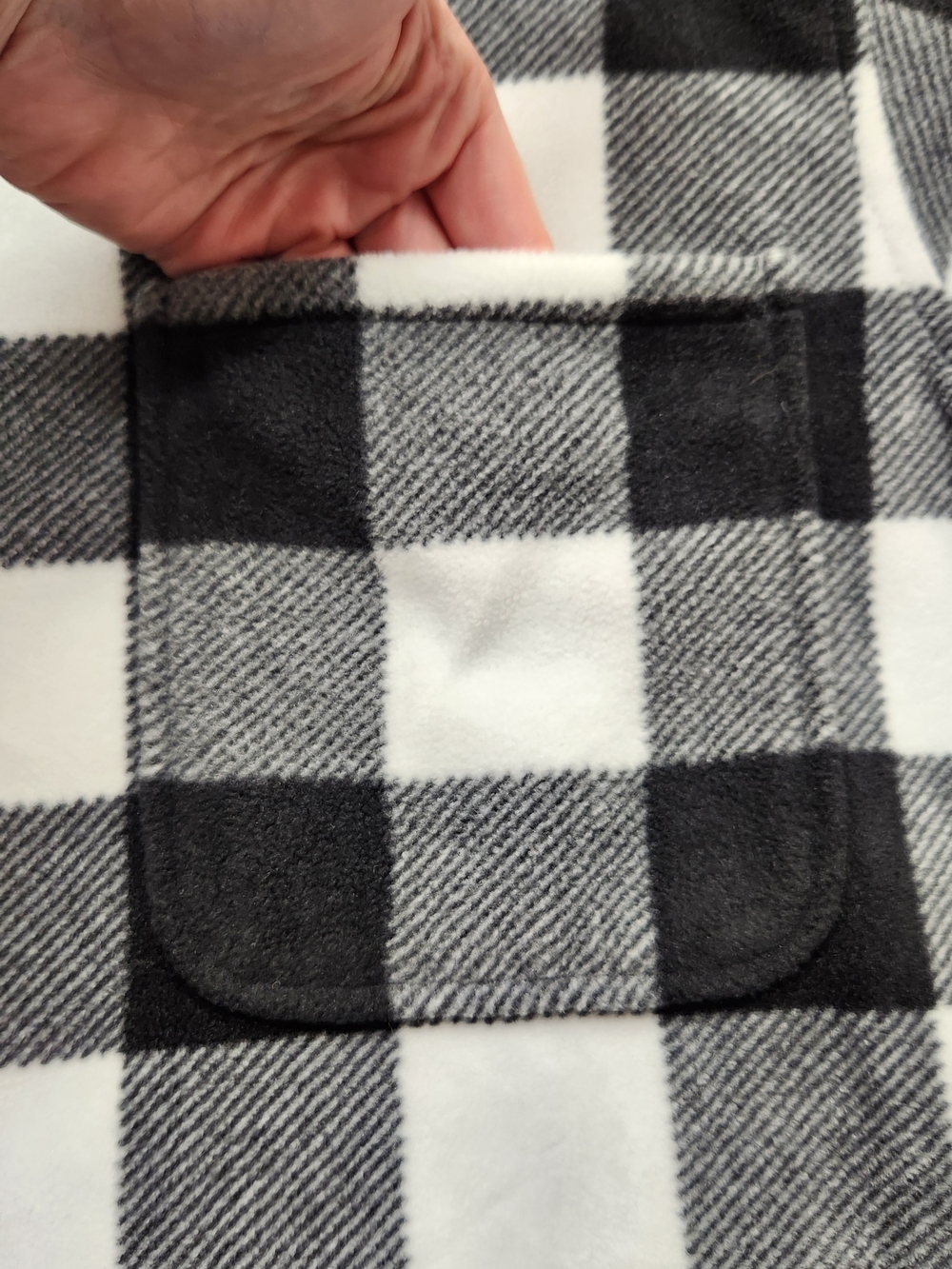 ⭐️Eddie Bauer Black & White Buffalo Plaid Microfleece Button-Down Shirt Size Sm - Picture 4 of 10